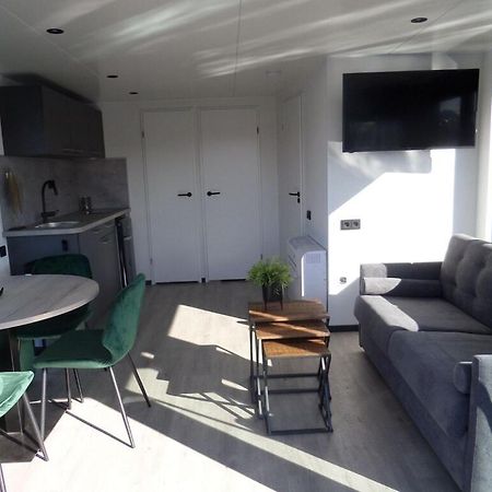 Modern Houseboat With Air Conditioning Located In Marina Uitgeest 외부 사진