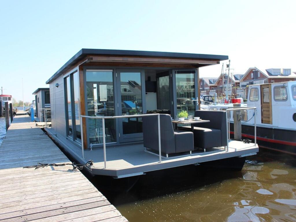 Modern Houseboat With Air Conditioning Located In Marina Uitgeest 외부 사진