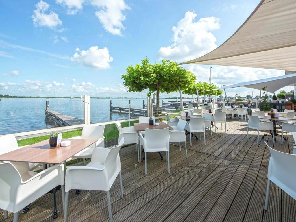 Modern Houseboat With Air Conditioning Located In Marina Uitgeest 외부 사진