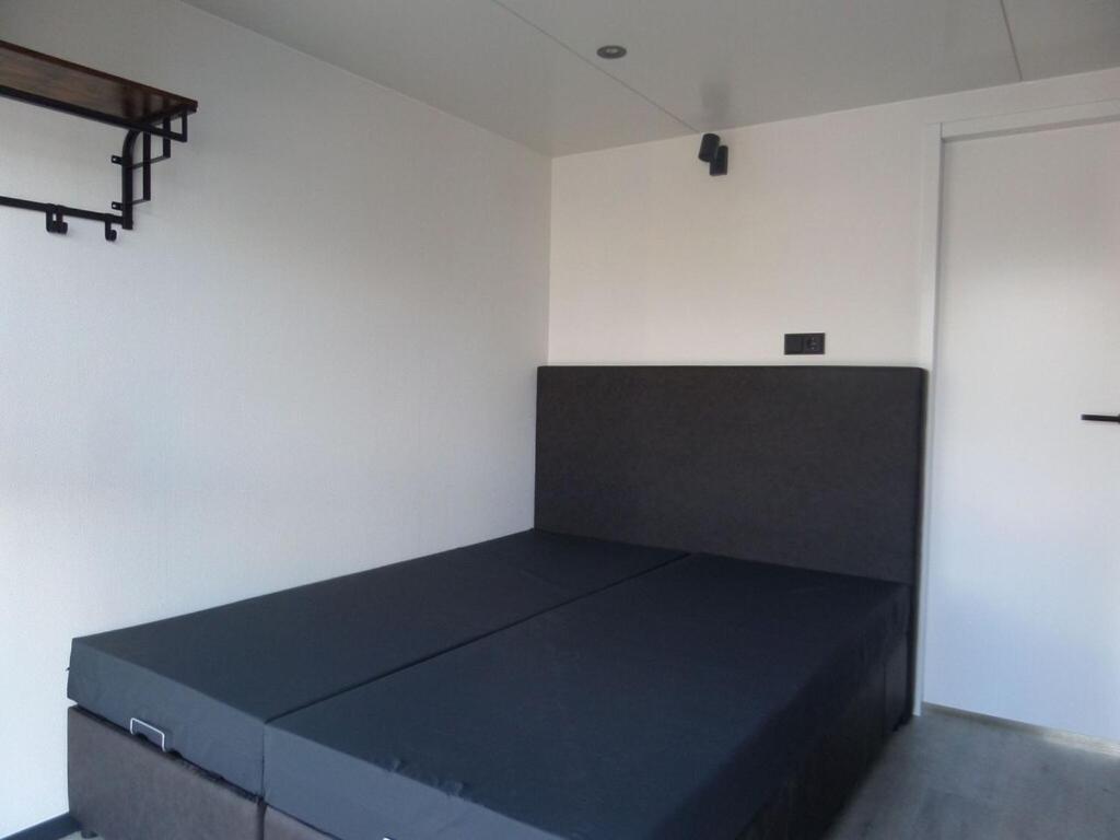 Modern Houseboat With Air Conditioning Located In Marina Uitgeest 외부 사진