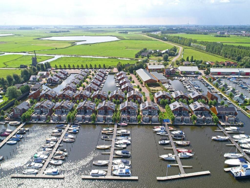 Modern Houseboat With Air Conditioning Located In Marina Uitgeest 외부 사진